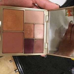 Stila eyeshadow and blush palette